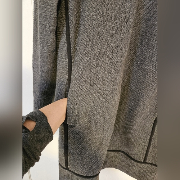 Lululemon gray womens On Repeat Dress Size 6 long sleeve oversized fit pockets - Picture 3 of 6